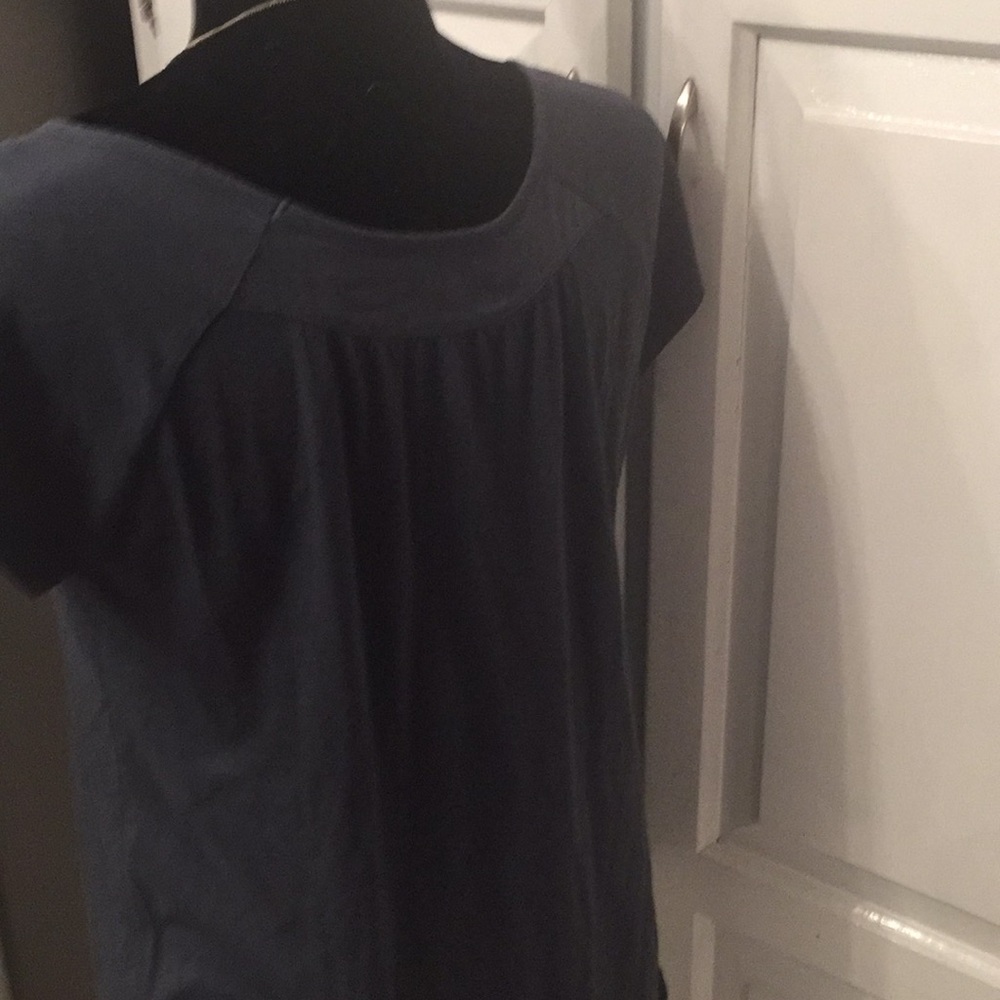 GAP tops - Picture 4 of 7